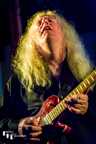 Howard Glazer on guitar