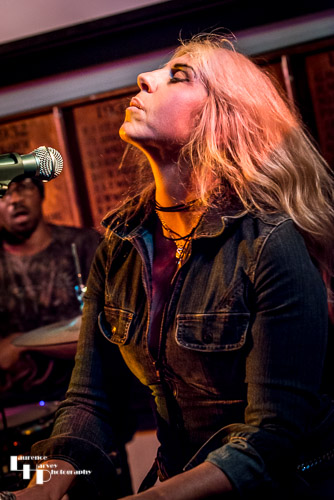Eliza Neals on vocals & keyboards