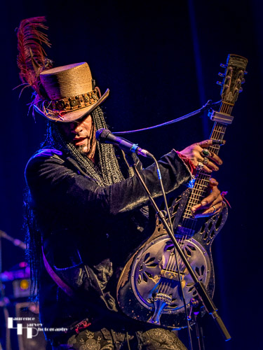 Eric Sardinas on vocals & resonator guitar