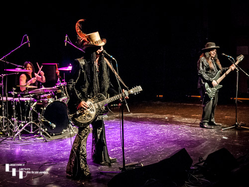 Eric Sardinas & The Big Motor on stage at Arlington Arts Centre