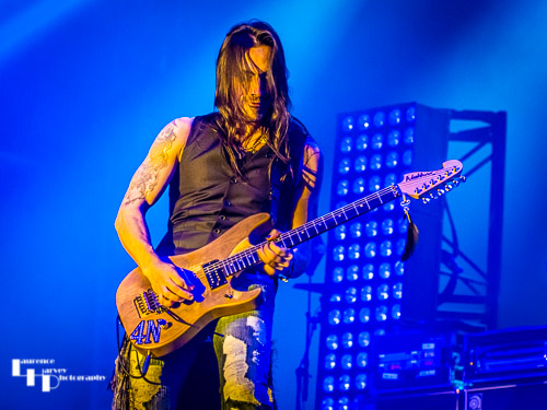 Extreme: Nuno Bettencourt on guitar