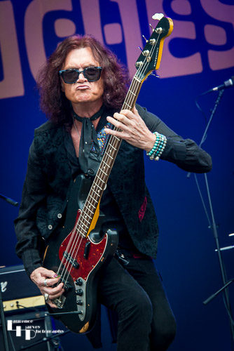 Glenn Hughes on vocals & bass