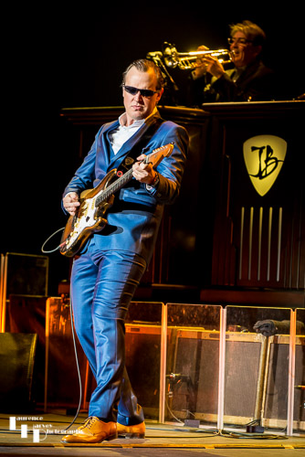 Joe Bonamassa on guitar & vocals