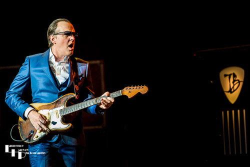 Joe Bonamassa on guitar & vocals