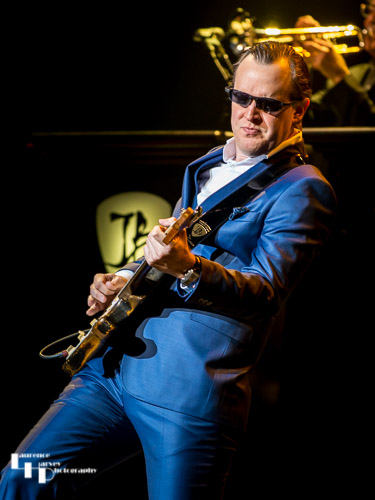 Joe Bonamassa on guitar & vocals