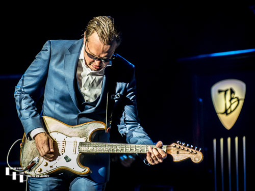 Joe Bonamassa on guitar & vocals