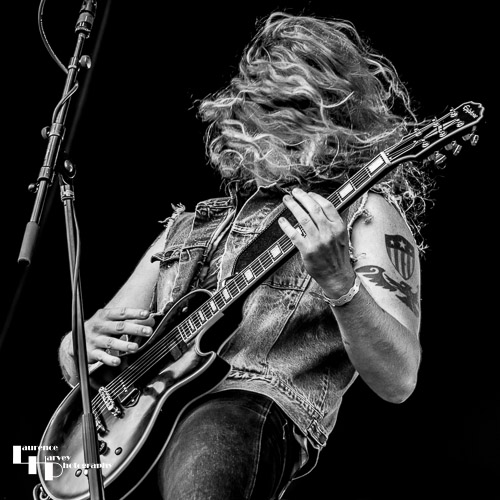 Jared James Nichols on vocals & guitar