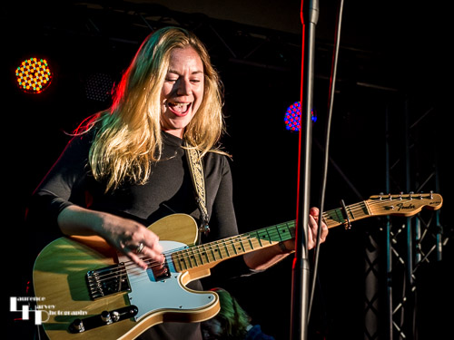 Joanne Shaw Taylor on vocals & guitar