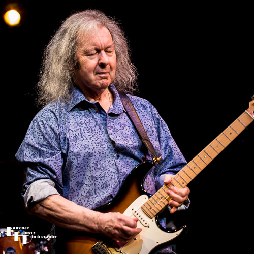 John Verity on vocals & guitar