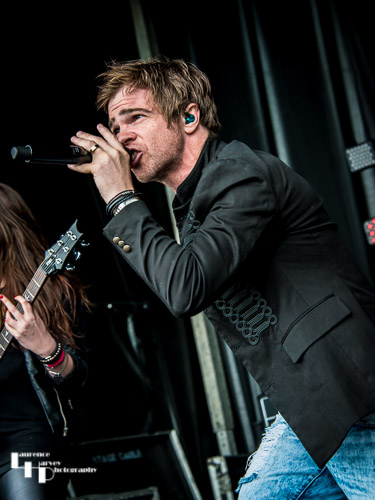 KilliT: Gaz Twist on vocals