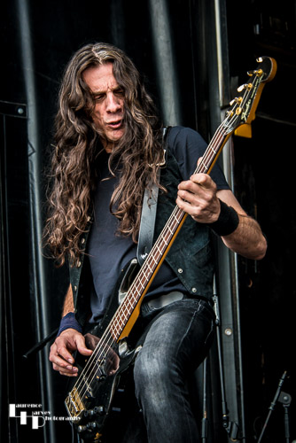 KilliT: Geos Letona on bass