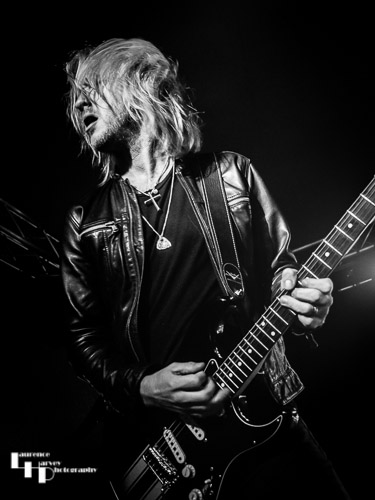 Kenny Wayne Shepherd on guitar
