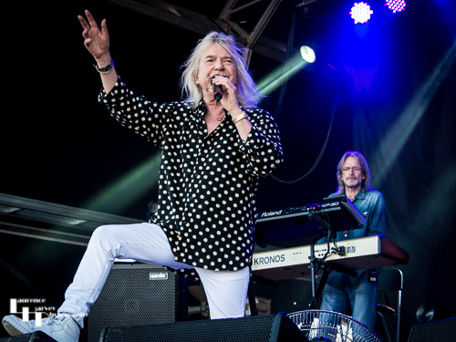 Magnum: Bob Catley on vocals