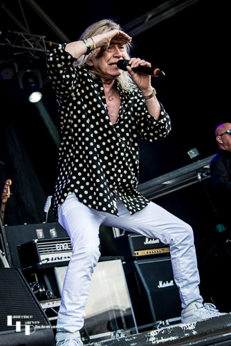 Magnum: Bob Catley on vocals
