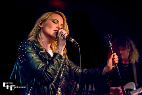 Mollie Marriott on vocals