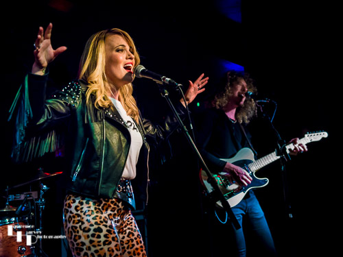 Mollie Marriott on vocals