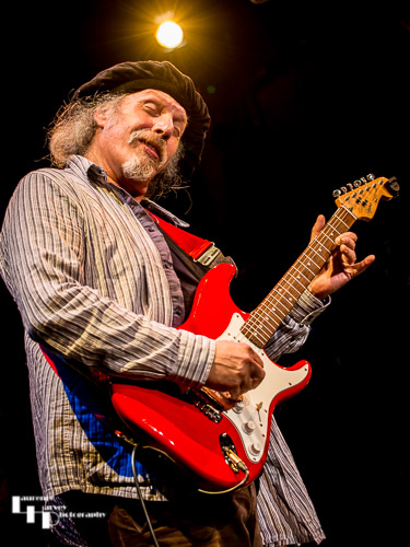 Mick Pini on guitar & vocals