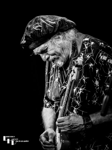 Mick Pini on guitar & vocals