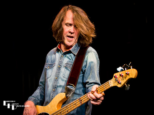 Simon Gilroy on bass & vocals