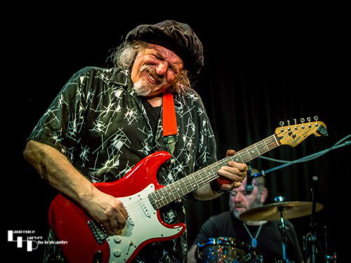 Mick Pini on guitar & vocals
