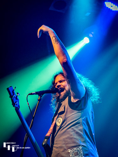 Jon Harvey on vocals & bass