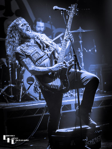 Jon Harvey on vocals & bass