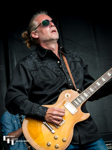 The Nile Deltas: Tom Lord on guitar