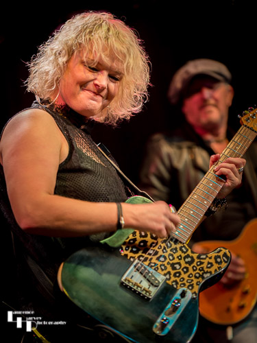 Rebecca Downes on vocals & guitar