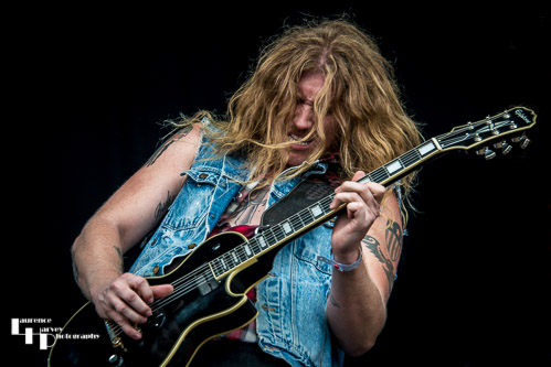 Jared James Nichols on vocals & guitar