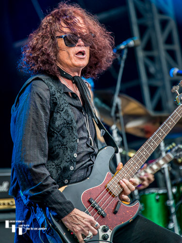 Glenn Hughes on vocals & bass