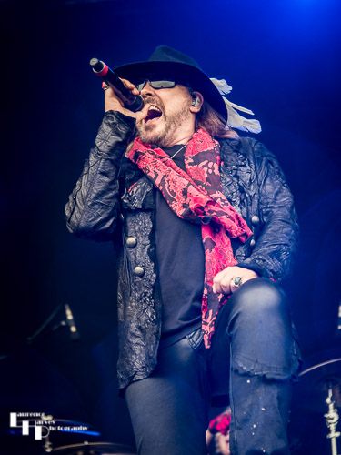 Dokken: Don Dokken on vocals