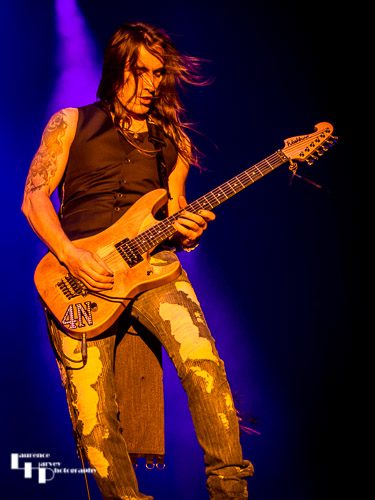 Extreme: Nuno Bettencourt on guitar