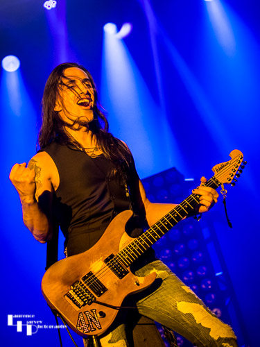 Extreme: Nuno Bettencourt on guitar