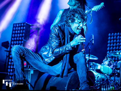 Extreme: Gary Cherone on vocals