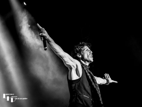Extreme: Gary Cherone on vocals