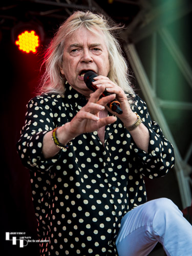 Magnum: Bob Catley on vocals