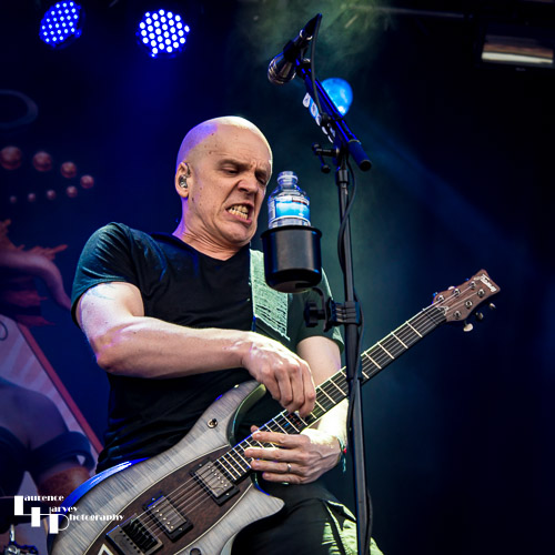 The Devin Townsend Project: Devin Townsend on vocals & guitar