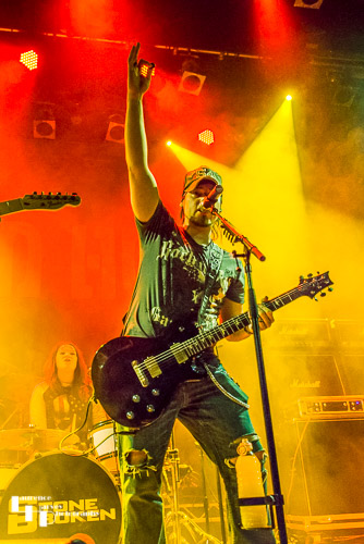 Rich Moss on vocals & backing guitar