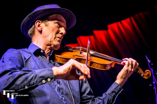Charlie Hart on fiddle