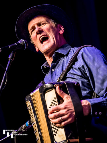 Charlie Hart on vocals & accordion