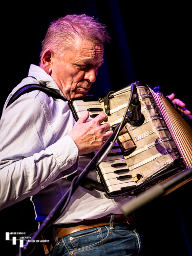 Geraint Watkins on accordian