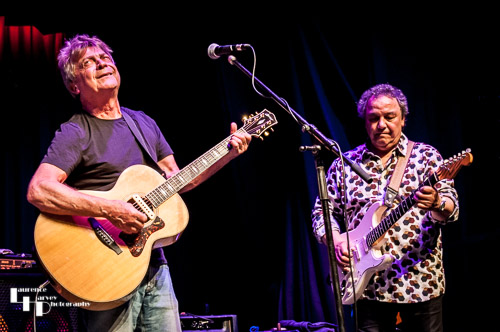Billy Nicholls on acoustic guitar, Steve Simpson on electric guitar