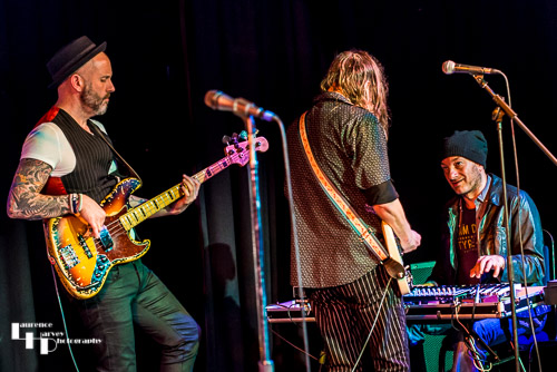 Innes Sibun on guitar, Kevin Jeffries on bass & Anders Olinder on keys