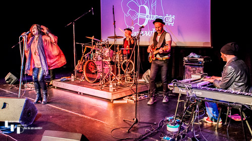 Sari Schorr & The Engine Room on stage at The Hawth Studio