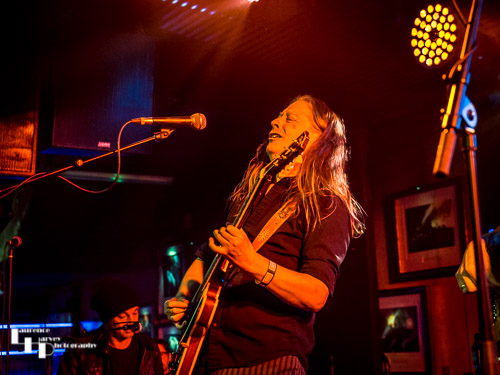 Innes Sibun on guitar
