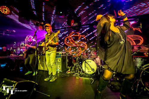 Sari Schorr & The Engine Room on stage at Under The Bridge