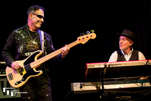 Derek White on bass & Ian Salisbury on keys