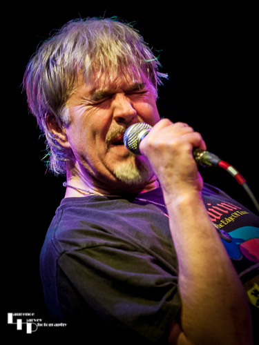 Stuart 'Son' Maxwell on vocals