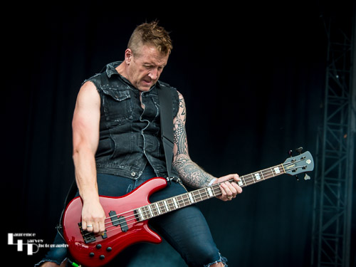 Toseland: Roger Davis on bass