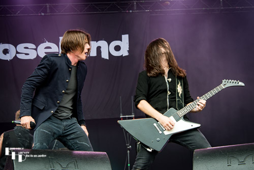 Toseland: James Toseland on vocals & Zurab Melua on guitar
